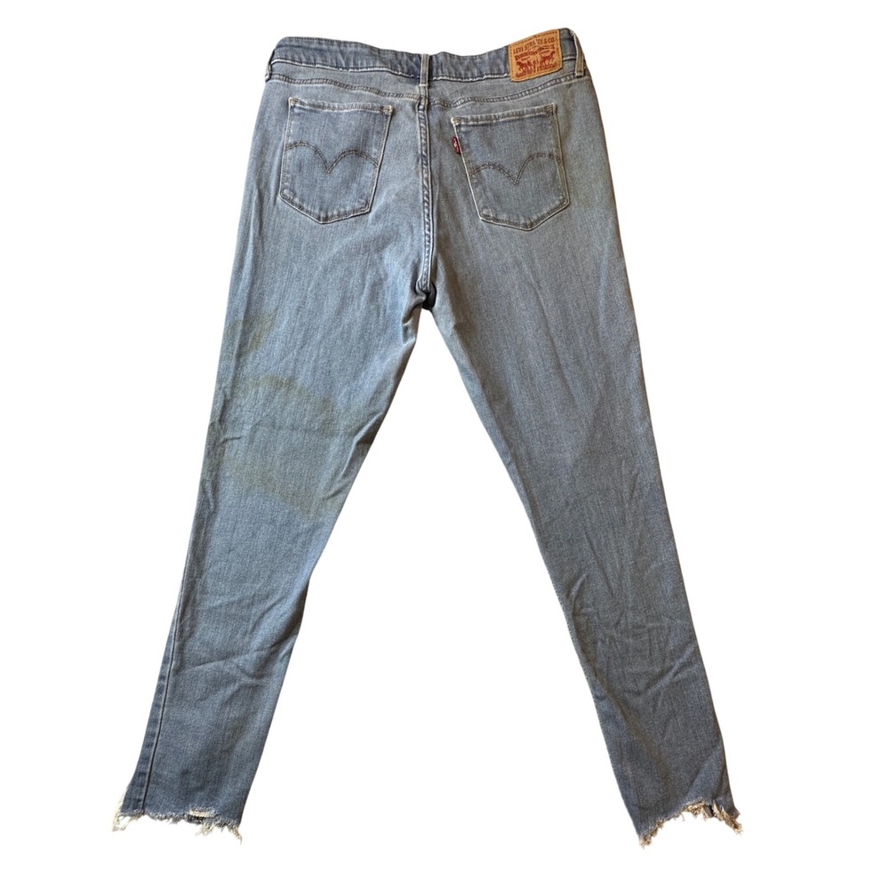 Levi's 711 Skinny‎ Jeans Women's Size 31 Light Wash Blue Denim Frayed Hem